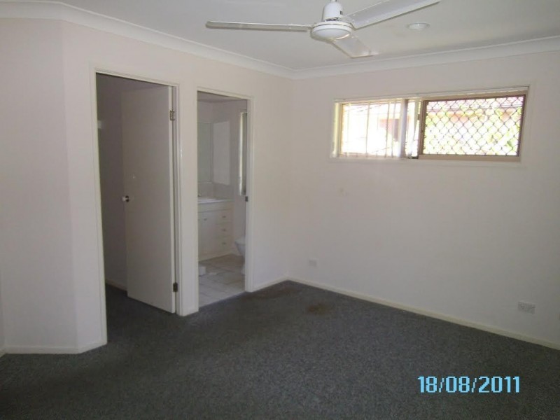 8 Wattle Close, Bridgeman Downs QLD 4035