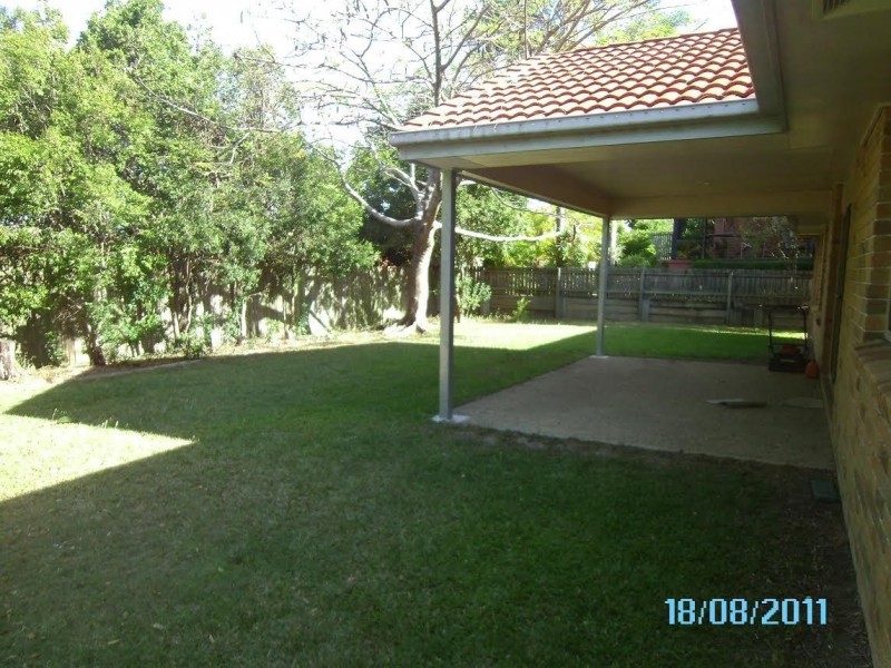 8 Wattle Close, Bridgeman Downs QLD 4035