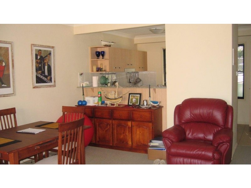 2/7 Broadview Avenue, Gosford NSW 2250