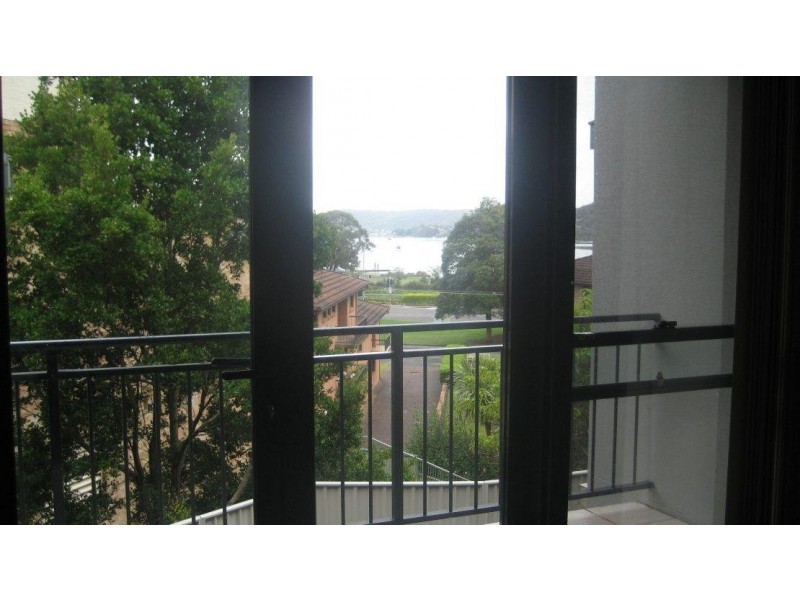 2/7 Broadview Avenue, Gosford NSW 2250