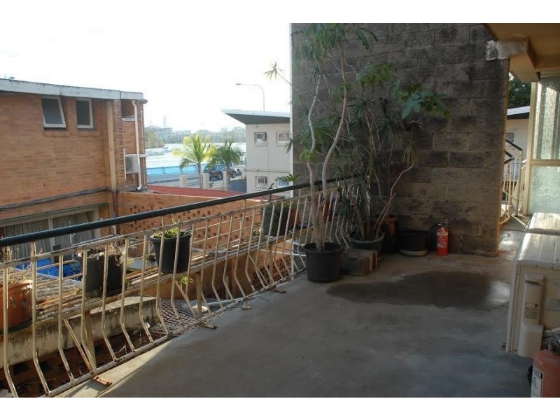 4/270 Kingsford Smith Drive, Hamilton QLD 4007