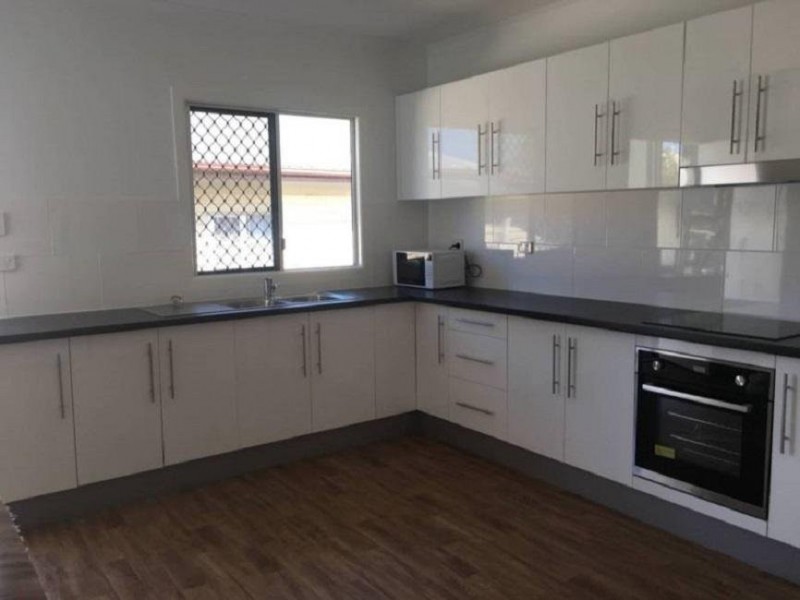 * Norton Street, Upper Mount Gravatt QLD 4122
