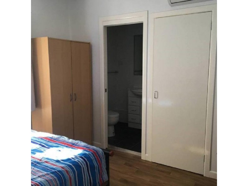 * Norton Street, Upper Mount Gravatt QLD 4122