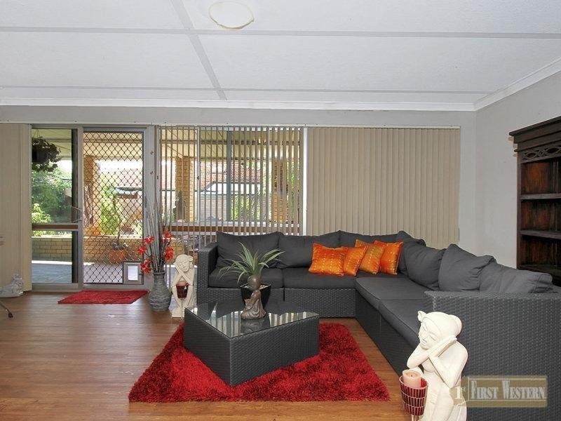 31 Agaton Street, Hamersley WA 6022