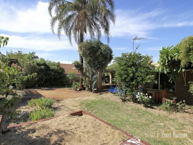 31 Agaton Street, Hamersley WA 6022