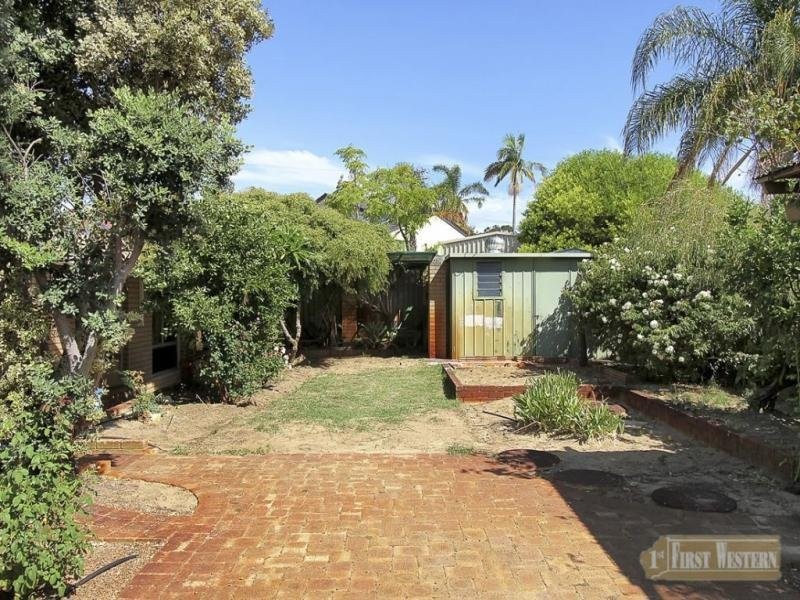 31 Agaton Street, Hamersley WA 6022