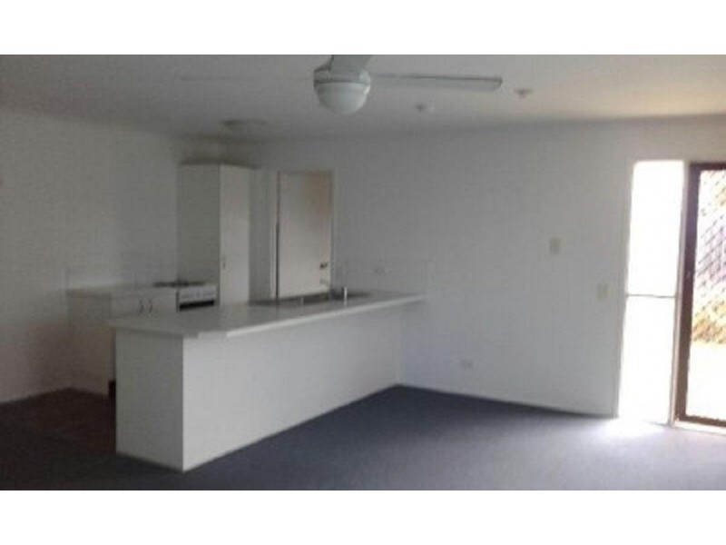 2/24 Gumbeel Court, Highland Park QLD 4211