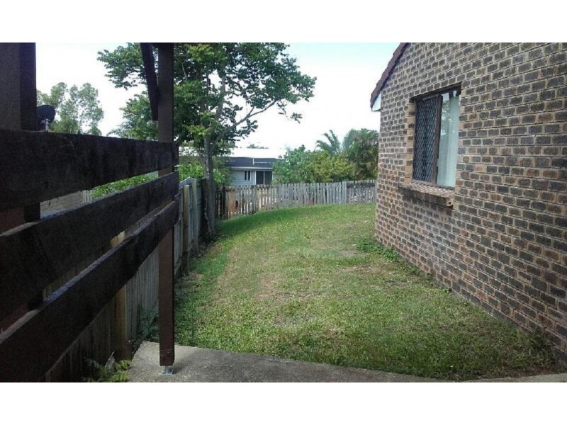 2/24 Gumbeel Court, Highland Park QLD 4211