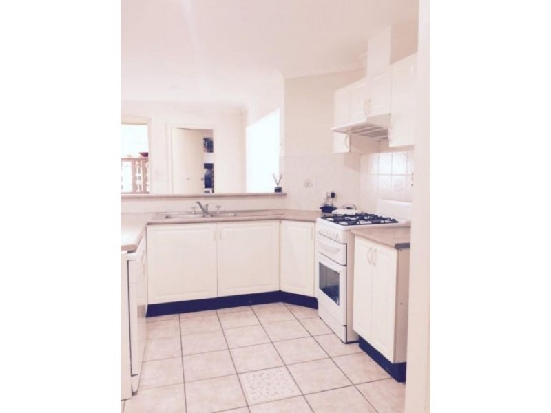 2 Titania Place, Rosemeadow NSW 2560
