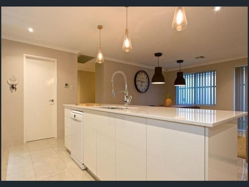 21 Juncea Way, Hammond Park WA 6164