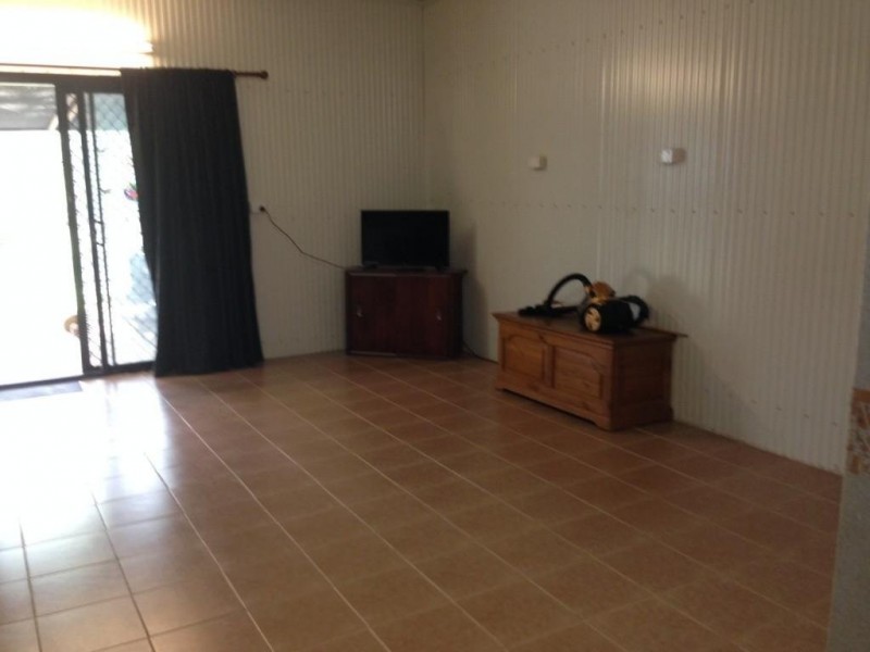 Acacia Hills NT 0822