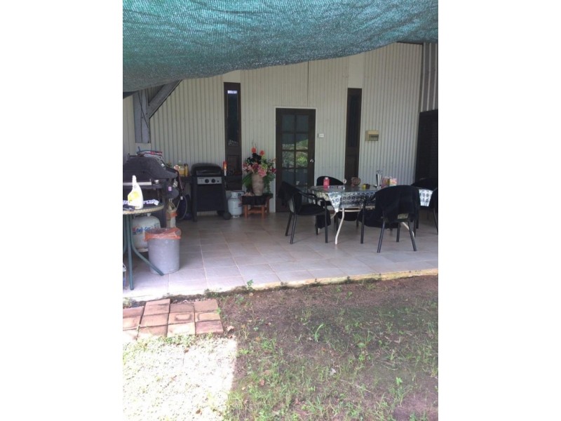 Acacia Hills NT 0822