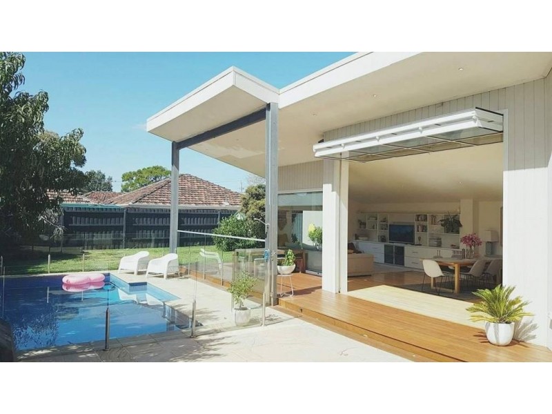 8 Swyer Street, Hampton VIC 3188