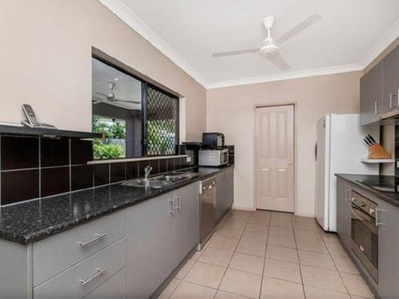 11 Milko Close, Brinsmead QLD 4870