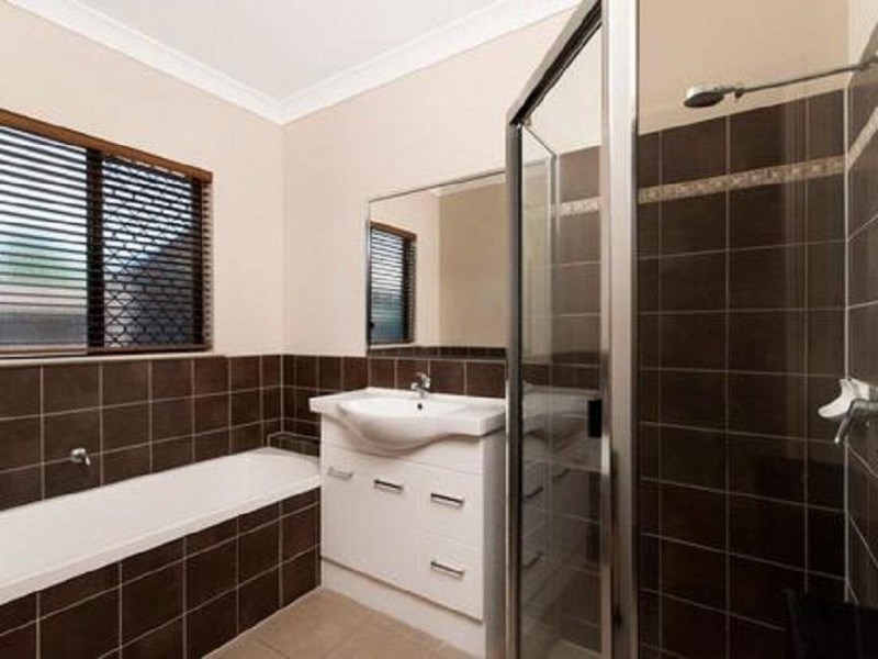 11 Milko Close, Brinsmead QLD 4870