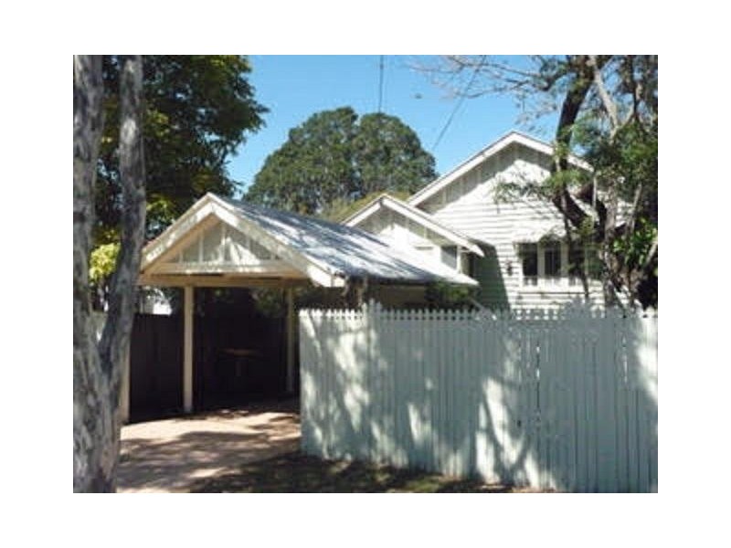 19 Fifth Avenue, Kedron QLD 4031