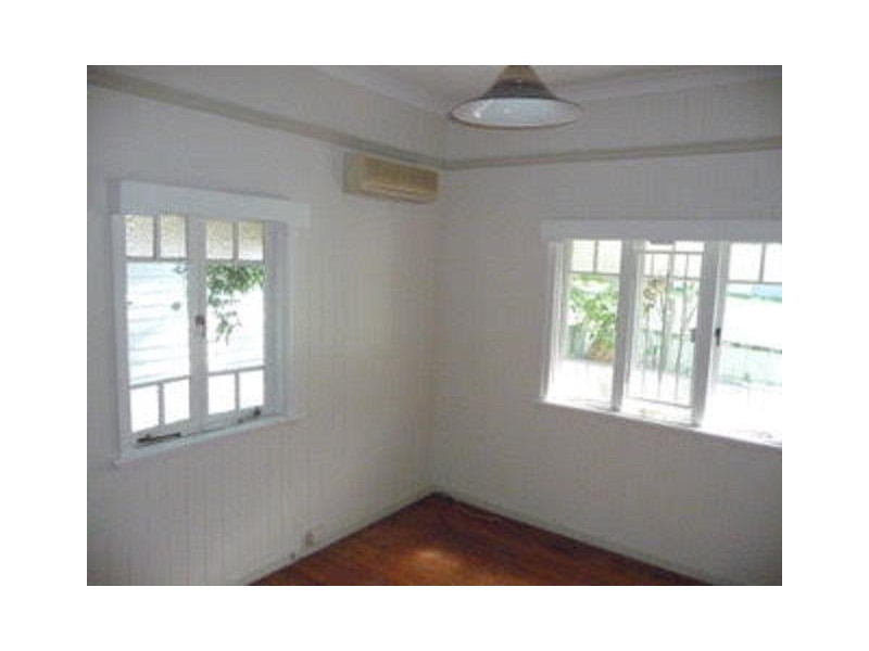 19 Fifth Avenue, Kedron QLD 4031