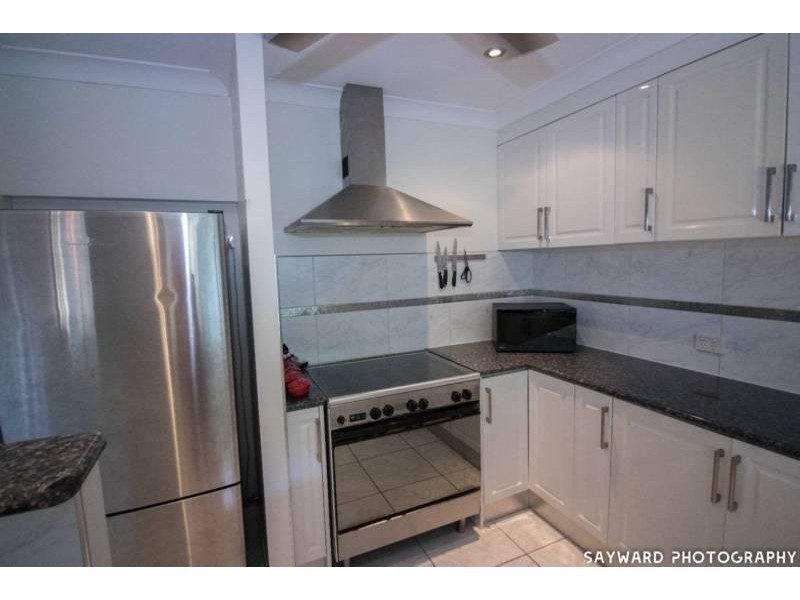 176 Greenslopes Street, Edge Hill QLD 4870