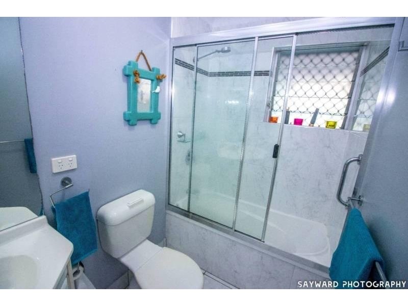 176 Greenslopes Street, Edge Hill QLD 4870