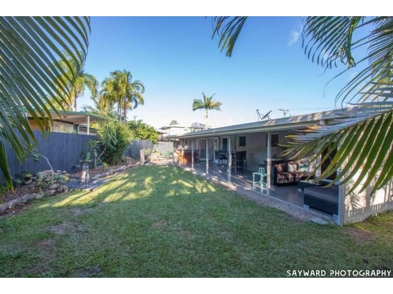 176 Greenslopes Street, Edge Hill QLD 4870