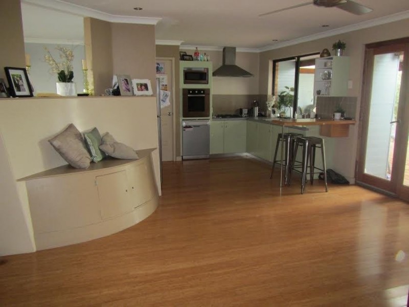 8B Portsea Place, Cooloongup WA 6168