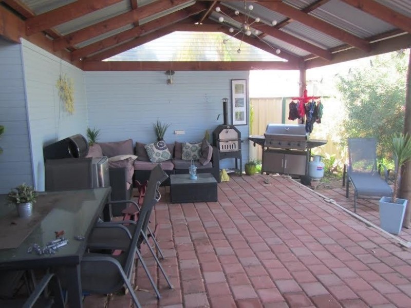 8B Portsea Place, Cooloongup WA 6168