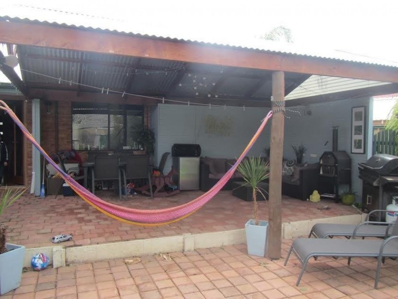 8B Portsea Place, Cooloongup WA 6168