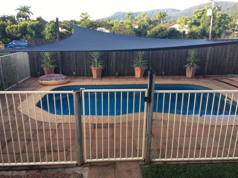 33 Davis Close, Manoora QLD 4870