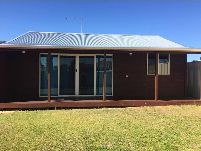 8 Warilla Close, Waikiki WA 6169