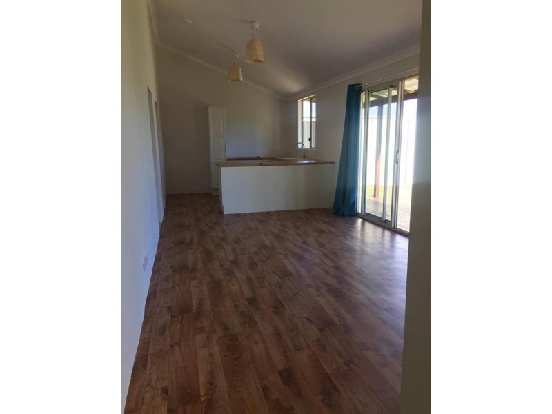 8 Warilla Close, Waikiki WA 6169