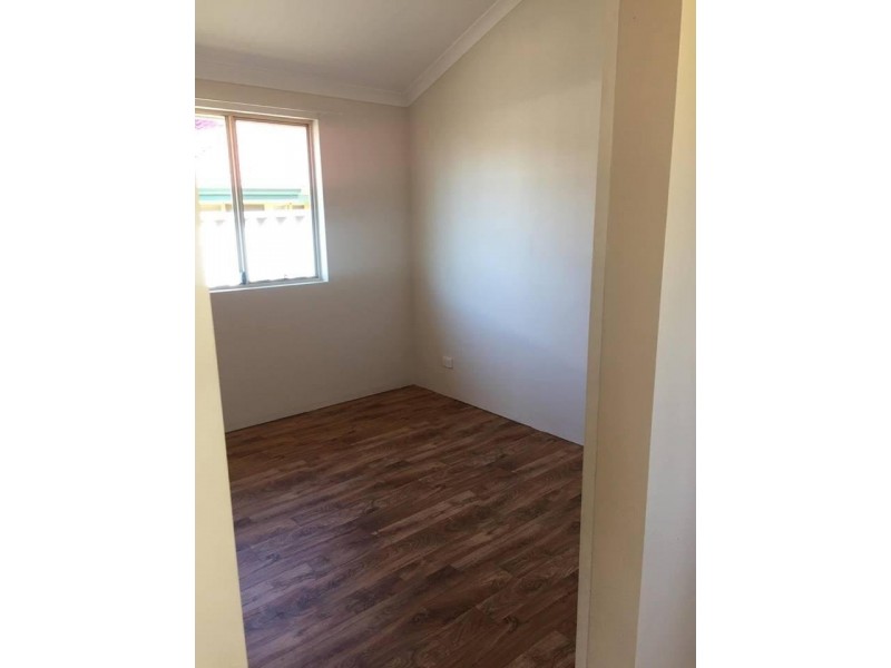 8 Warilla Close, Waikiki WA 6169