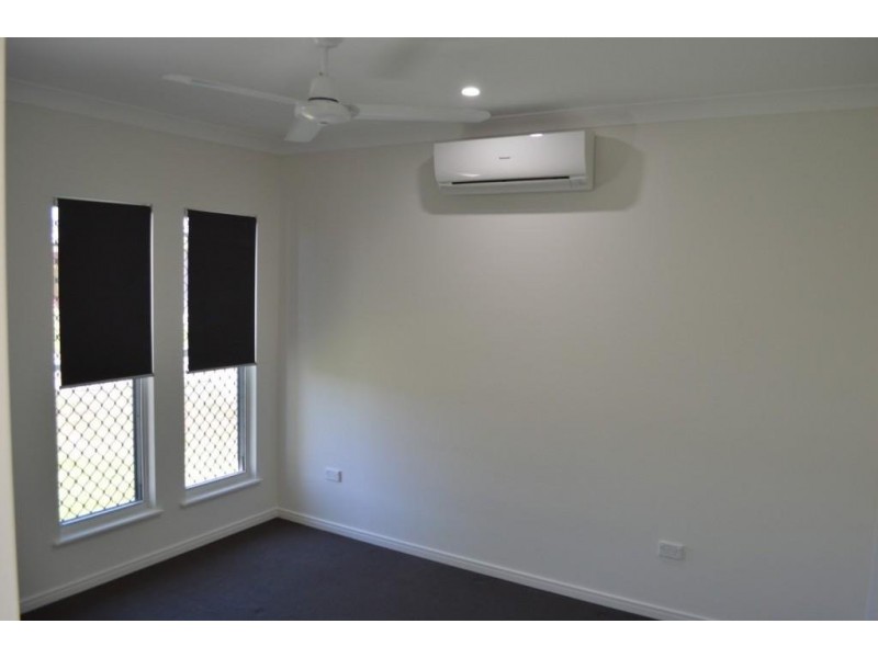 * Curlew Close, Mareeba QLD 4880