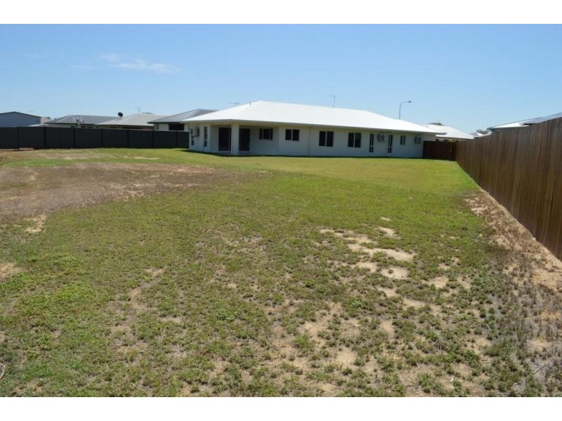 * Curlew Close, Mareeba QLD 4880