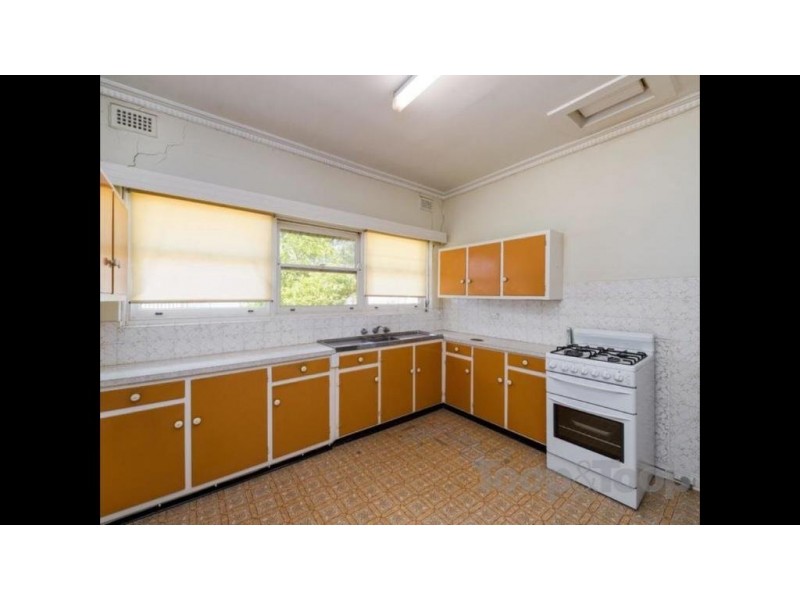 1 Emily Avenue, Clapham SA 5062