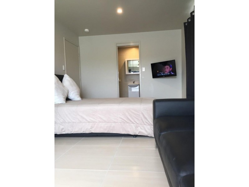 5 Melrose Place, Southport QLD 4215