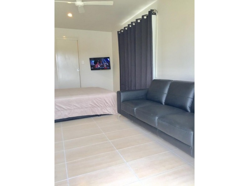 5 Melrose Place, Southport QLD 4215