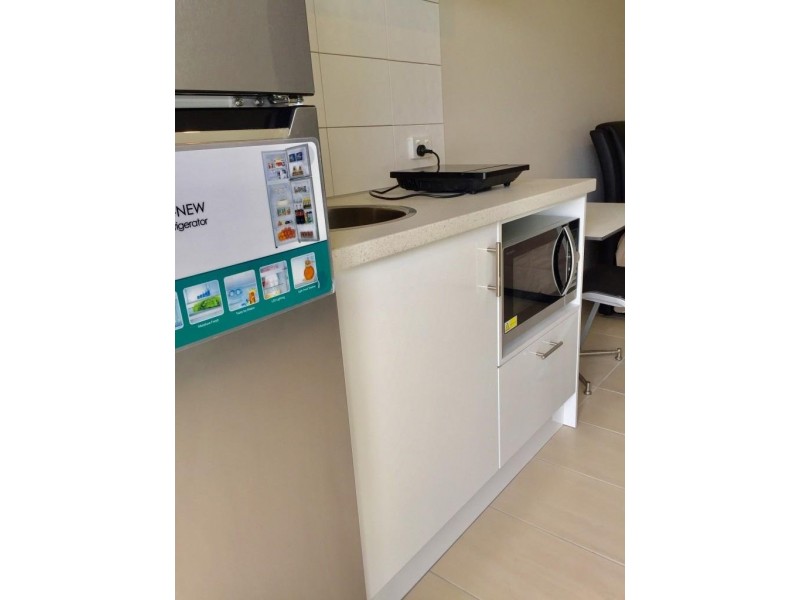 5 Melrose Place, Southport QLD 4215