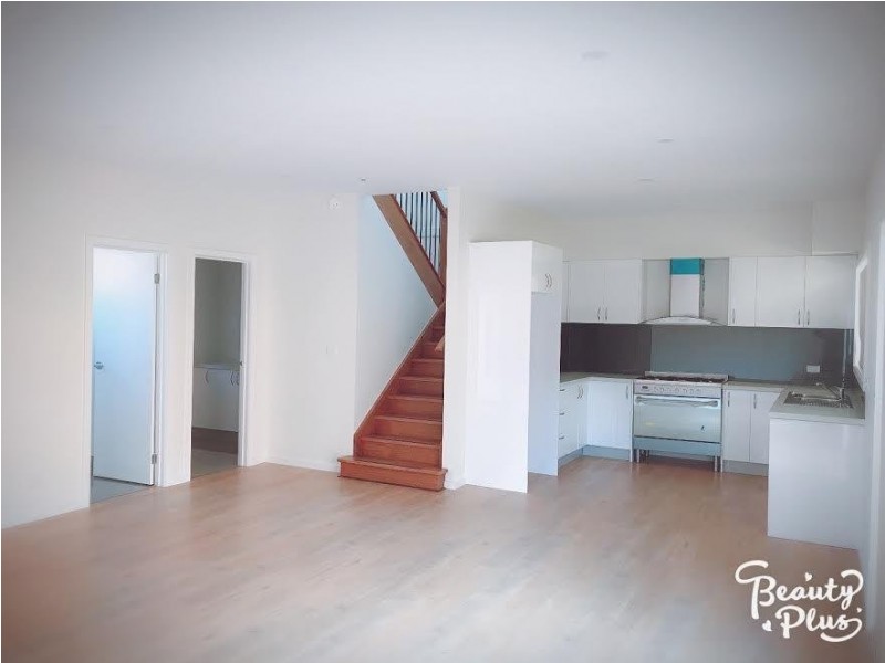 2/49 Ivanhoe Avenue, St Albans VIC 3021