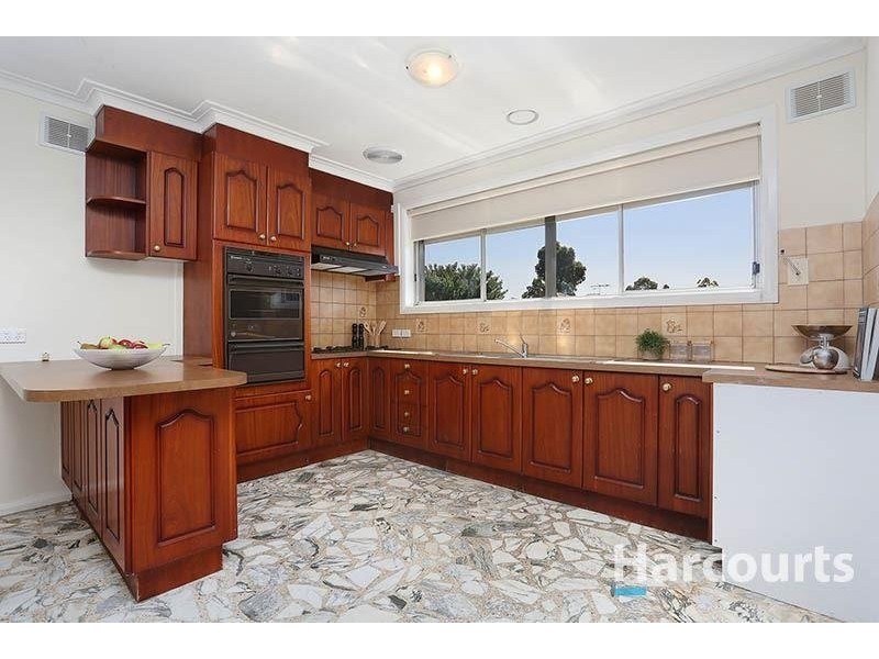 24 Pinewood Drive, Thomastown VIC 3074