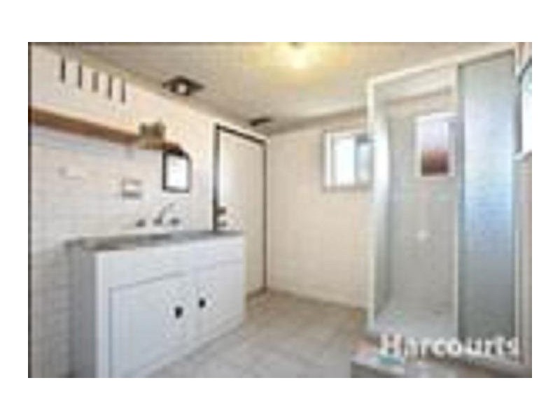 24 Pinewood Drive, Thomastown VIC 3074