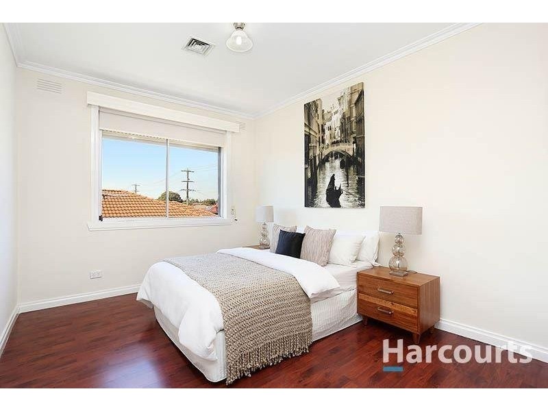 24 Pinewood Drive, Thomastown VIC 3074