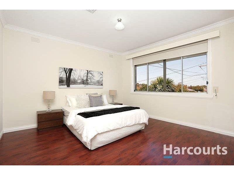 24 Pinewood Drive, Thomastown VIC 3074