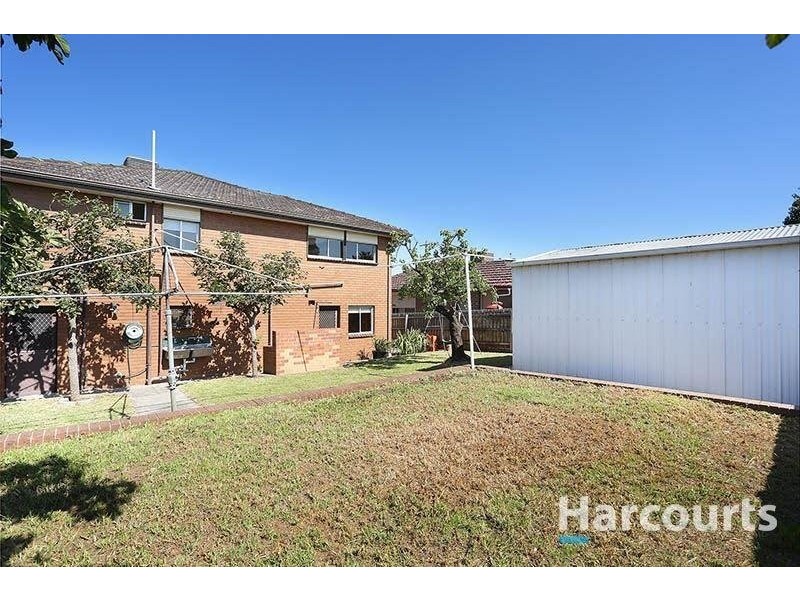 24 Pinewood Drive, Thomastown VIC 3074