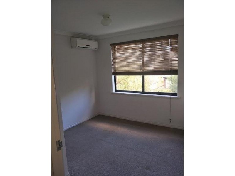 11B Leeder Street, Glendalough WA 6016