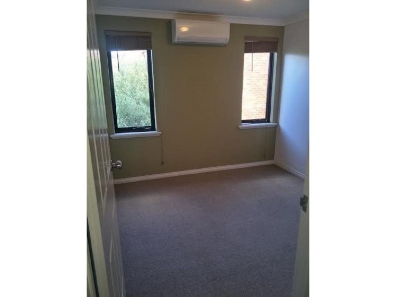 11B Leeder Street, Glendalough WA 6016