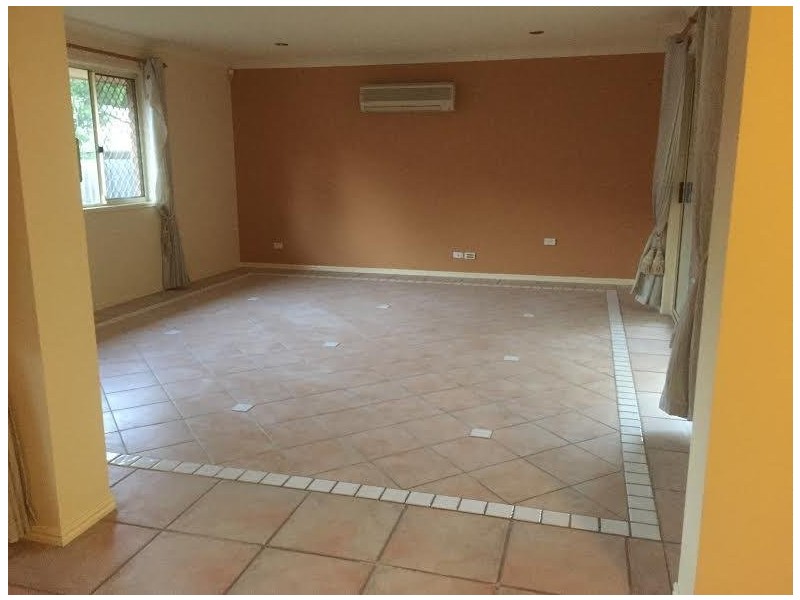 15 Burke Place, Forest Lake QLD 4078