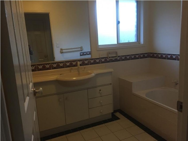 15 Burke Place, Forest Lake QLD 4078