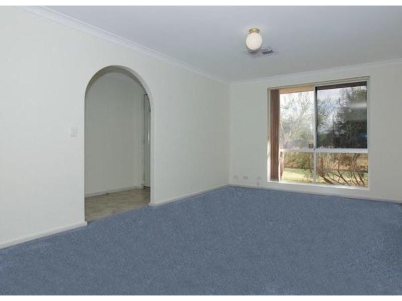 32 Lincoln Road, Forrestfield WA 6058