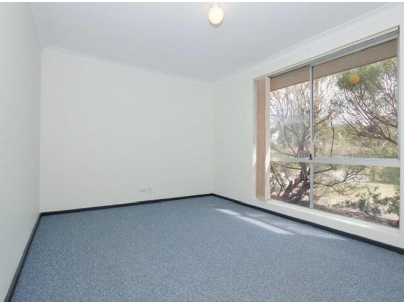 32 Lincoln Road, Forrestfield WA 6058