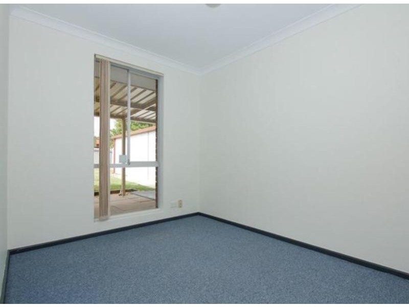 32 Lincoln Road, Forrestfield WA 6058